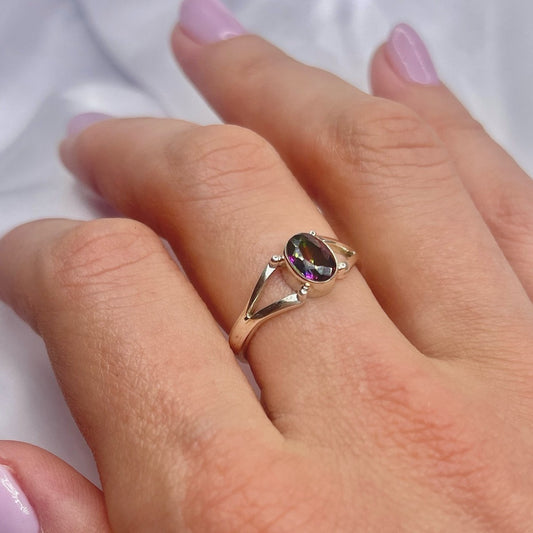 Anillo de topacio místico en plata de ley