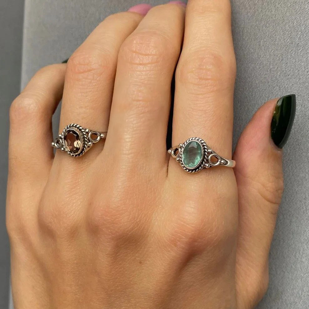 Anillo de cuarzo ahumado en plata de ley