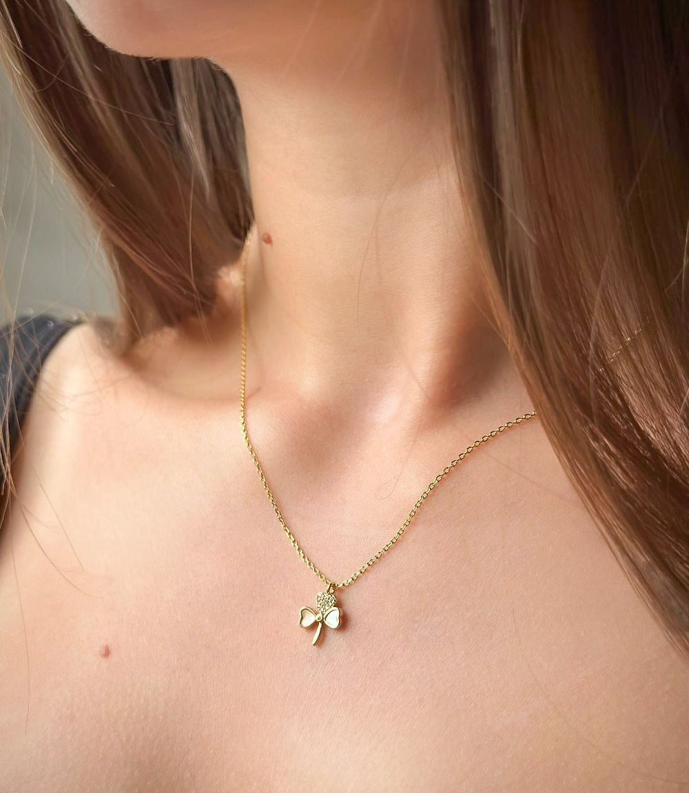 Collar de trébol de plata esterlina