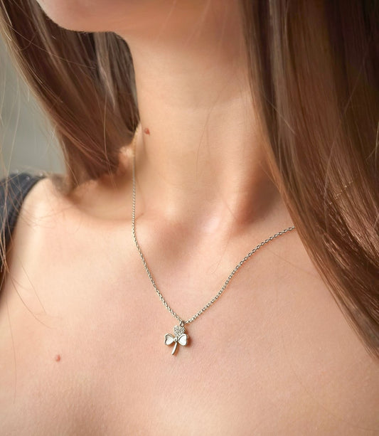 Collar de trébol de plata esterlina