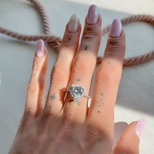 Anillo de Plata de Ley con Corazón de Circonita Cúbica