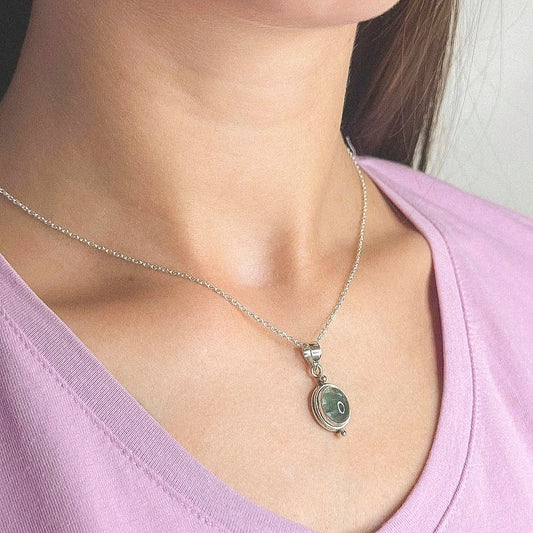 Collar con colgante de apatita en plata de ley