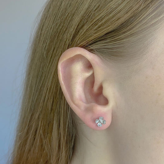 Pendientes de flores de plata de ley Soline