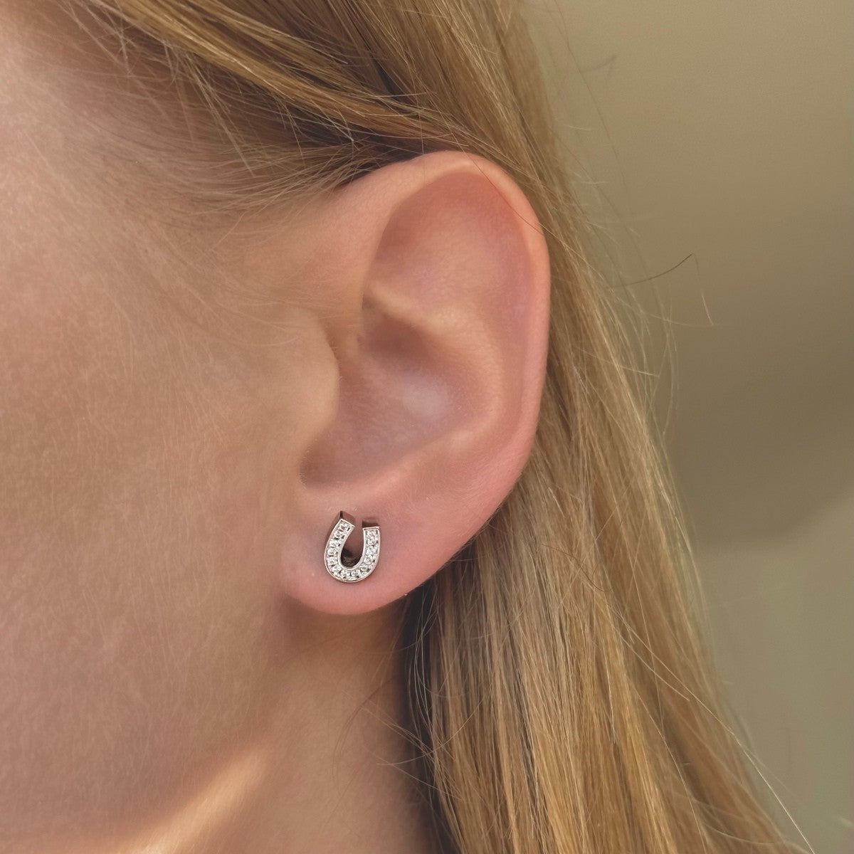 Pendientes de tuerca de herradura de plata de ley