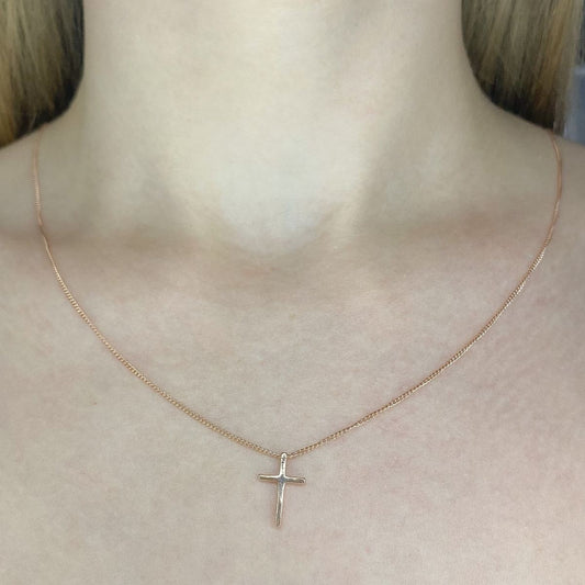 Collar de cruz de plata de ley