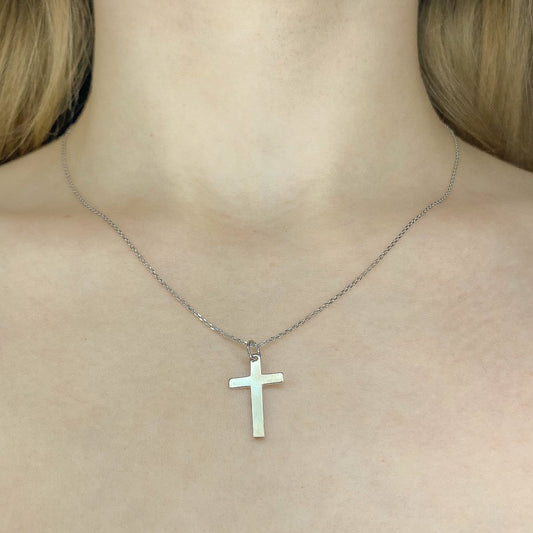 Collar de cruz de plata de ley