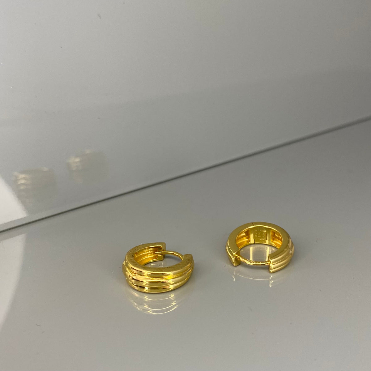 Arracadas de línea de plata esterlina