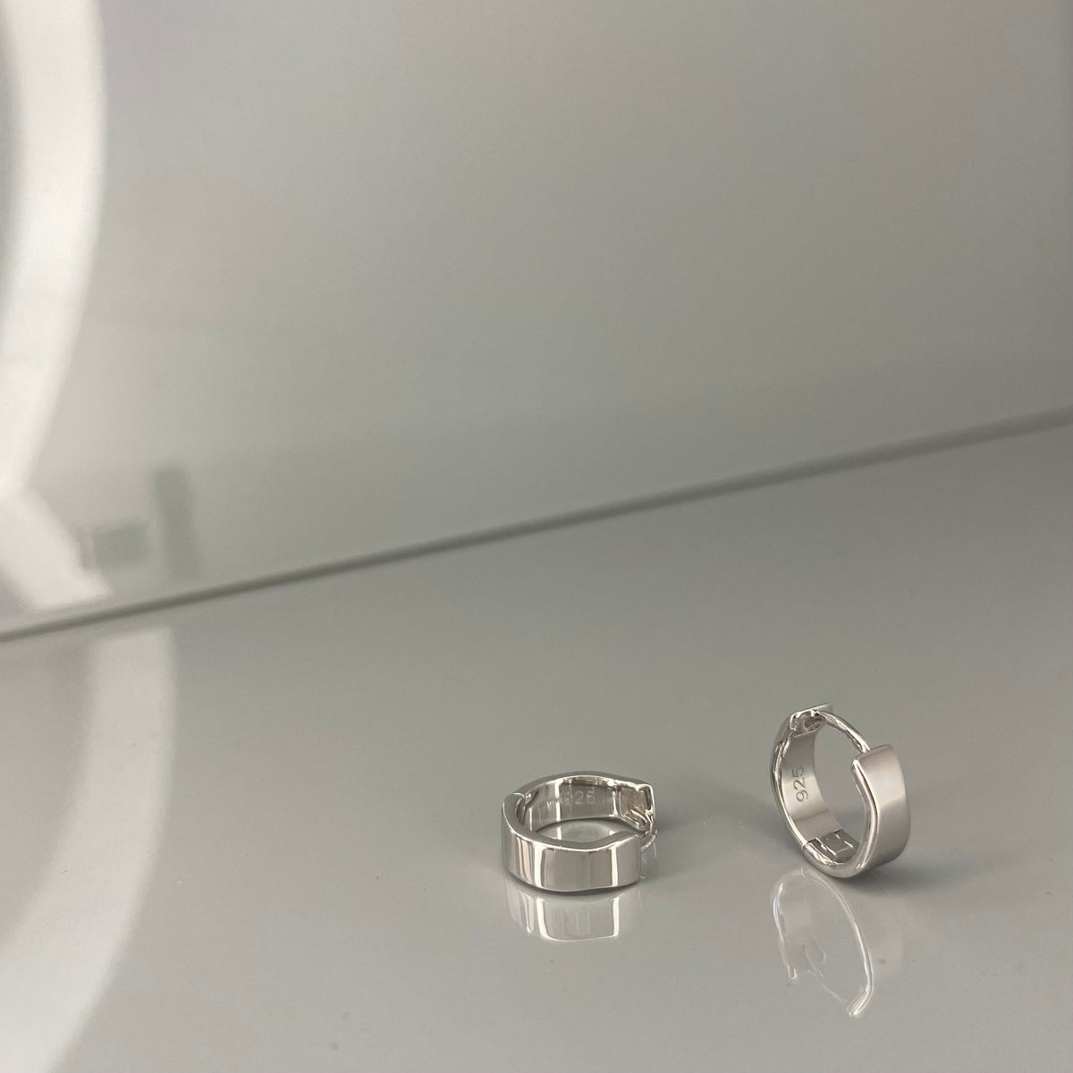 Aros anchos de plata de ley