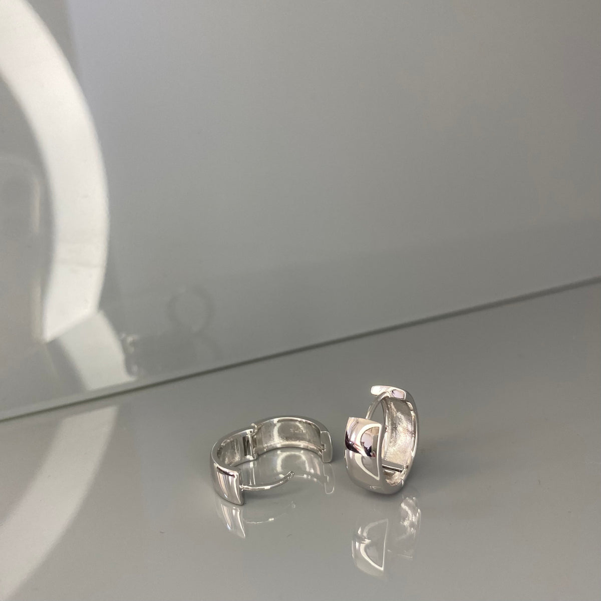 Aros anchos de plata de ley