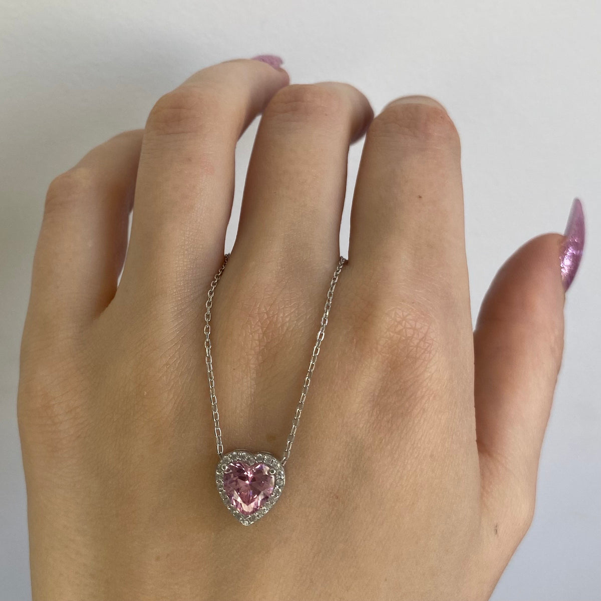 Collar de corazón de plata esterlina con circonitas