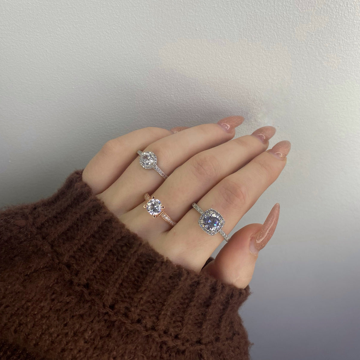 Anillo de plata de ley con cristal de circonita cúbica