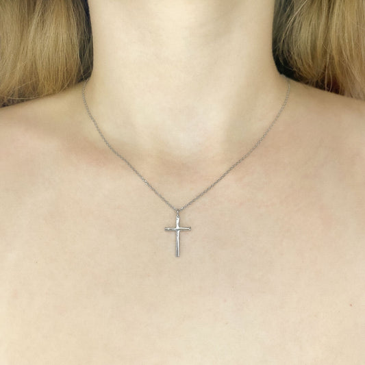 Collar de cruz de plata de ley