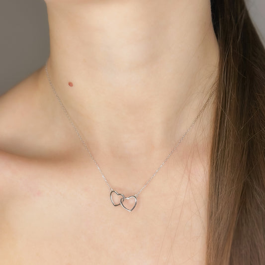 Collar de doble corazón de plata de ley