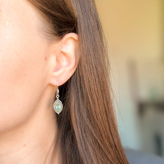 Pendientes colgantes de topacio azul de plata de ley