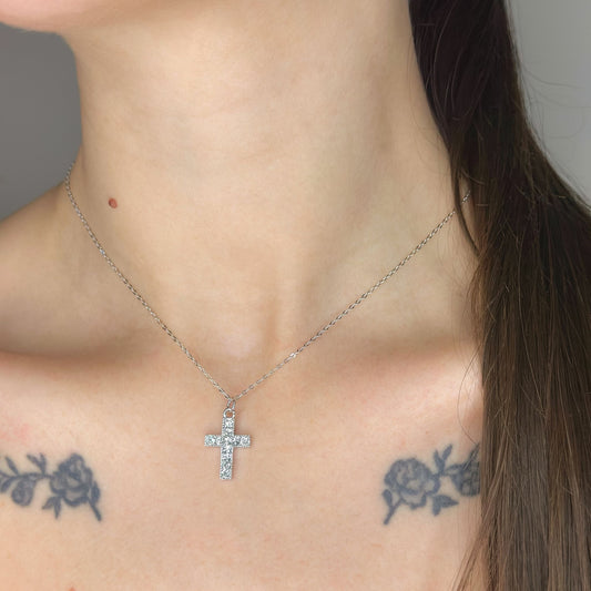 Collar de cruz de plata de ley
