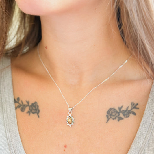 Collar con colgante de citrino en plata de ley