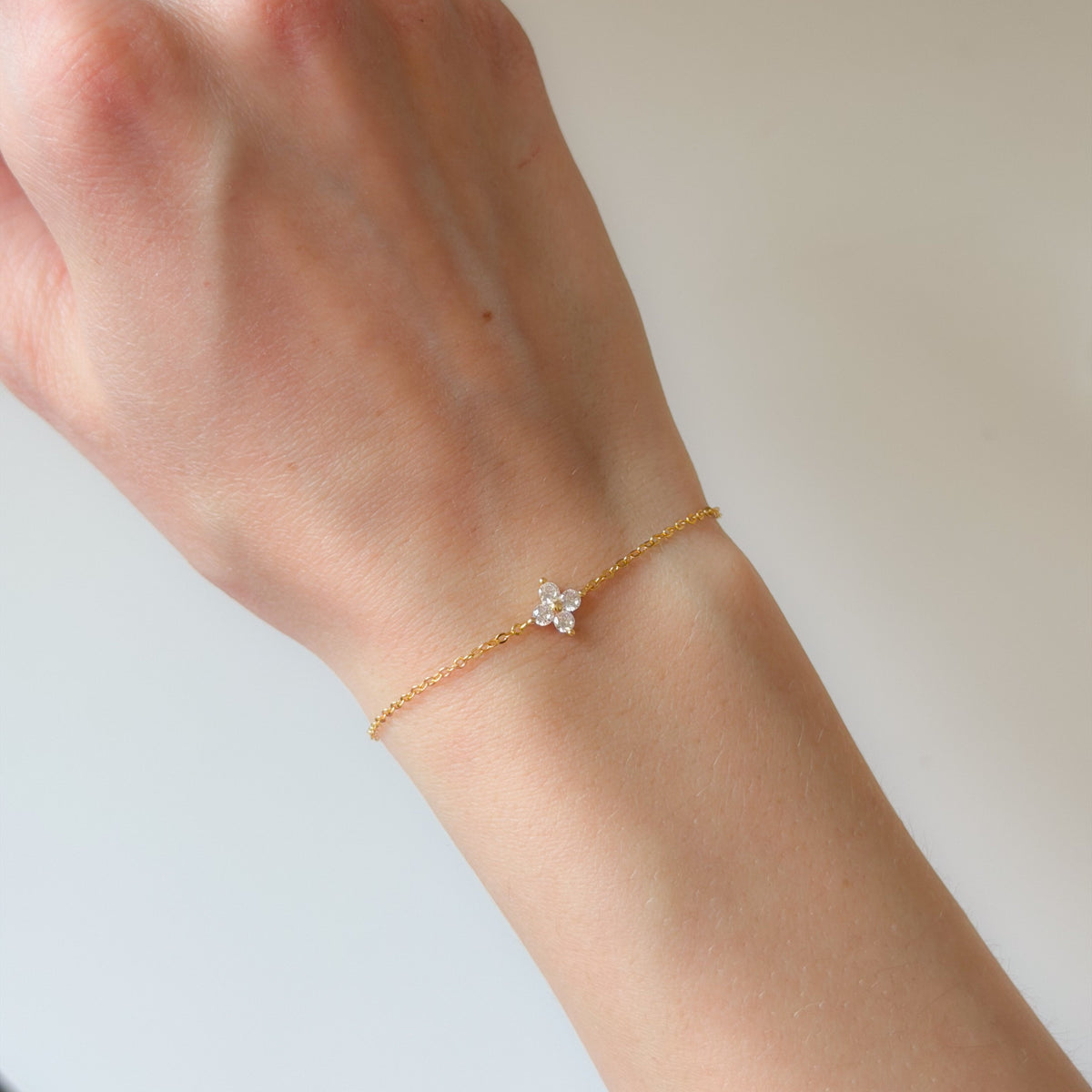 Pulsera de Plata Esterlina con Trébol de Circonia Cúbica