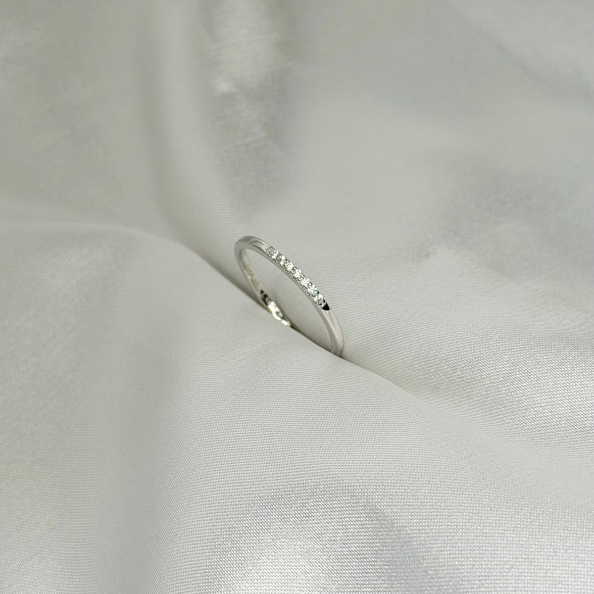 Anillo de plata esterlina con circonia cúbica