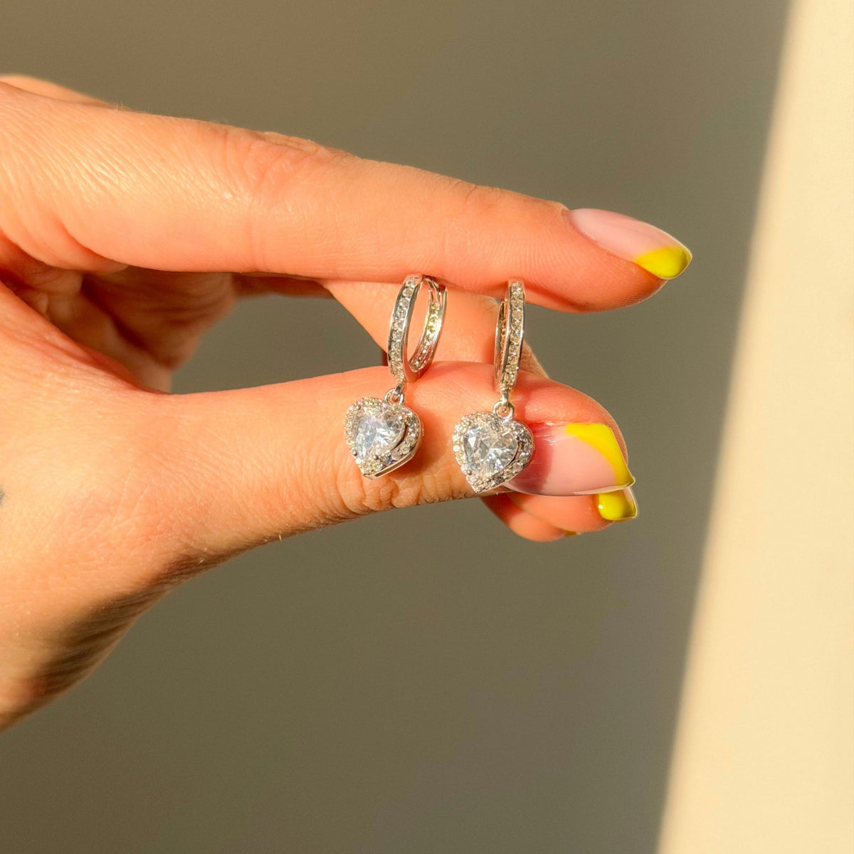 Aros de Plata Esterlina con Circonitas Cúbicas y Dijes