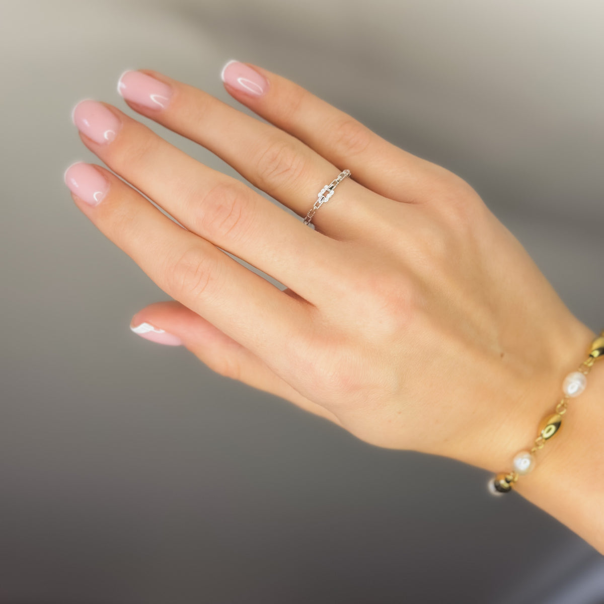 Anillo de plata de ley con circonita cúbica