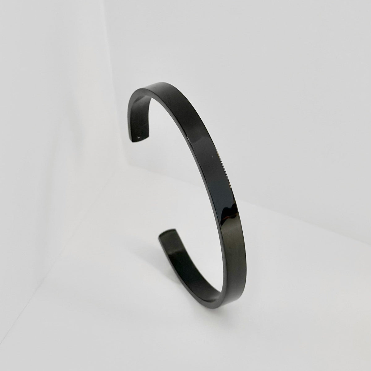 Hera – Brazalete chapado en oro negro (4 mm/6 mm)