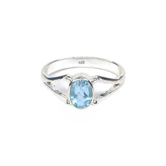 Anillo de topacio azul