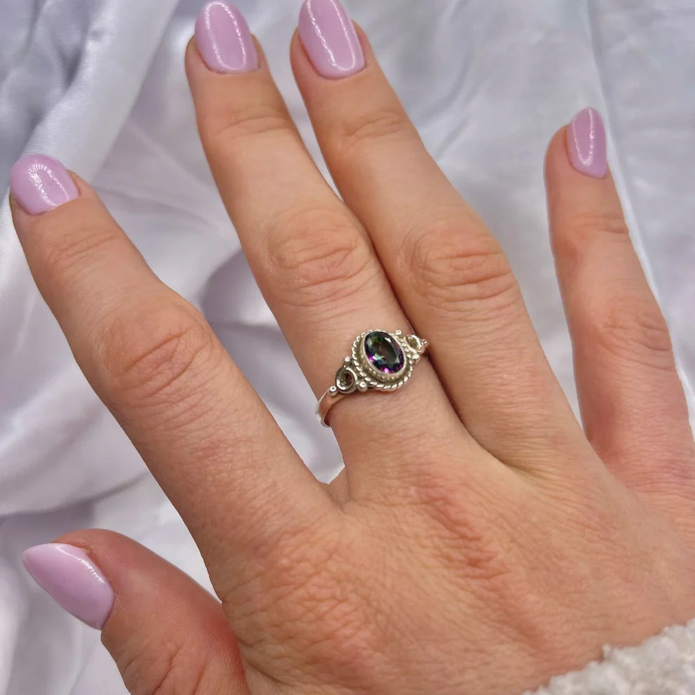 Anillo de topacio místico en plata de ley