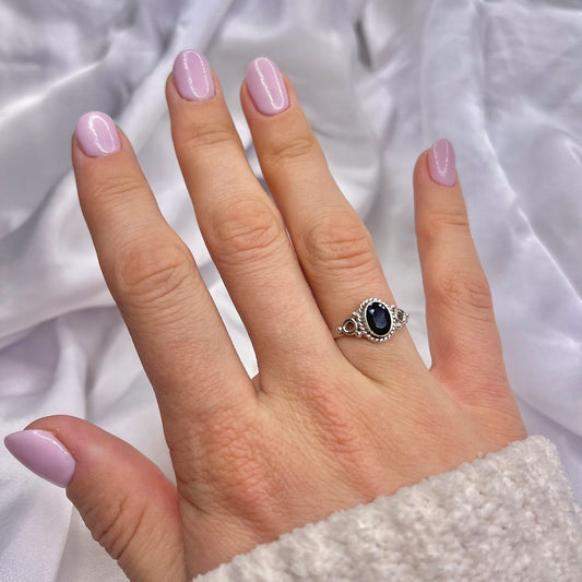 Anillo de plata de ley con ónix negro