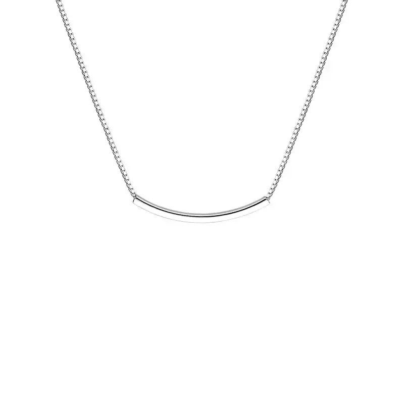 Collar de plata de ley con línea