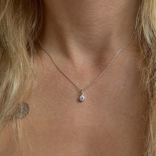 Collar de circonitas cúbicas de plata de ley