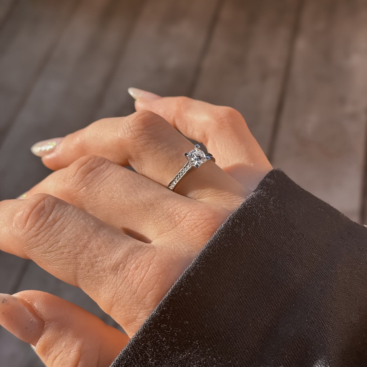 Anillo de plata de ley con circonita cúbica
