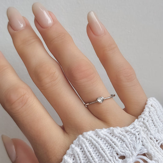 Cordelia – Anillo de plata de ley con corazón delicado