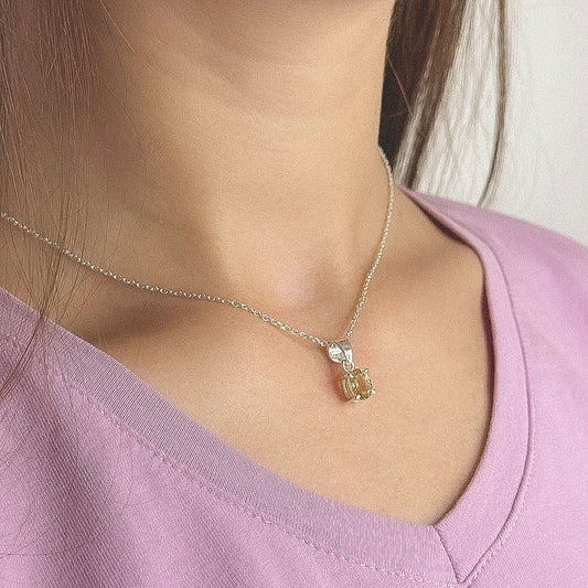 Collar con colgante de citrino en plata de ley
