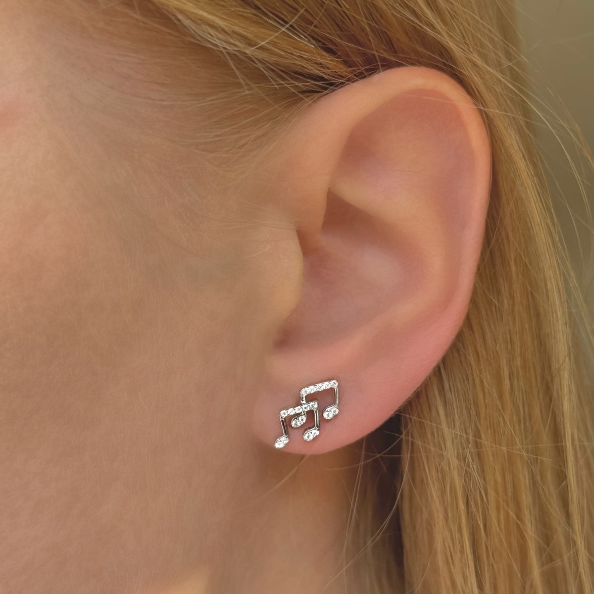 Pendientes de plata de ley con notas musicales