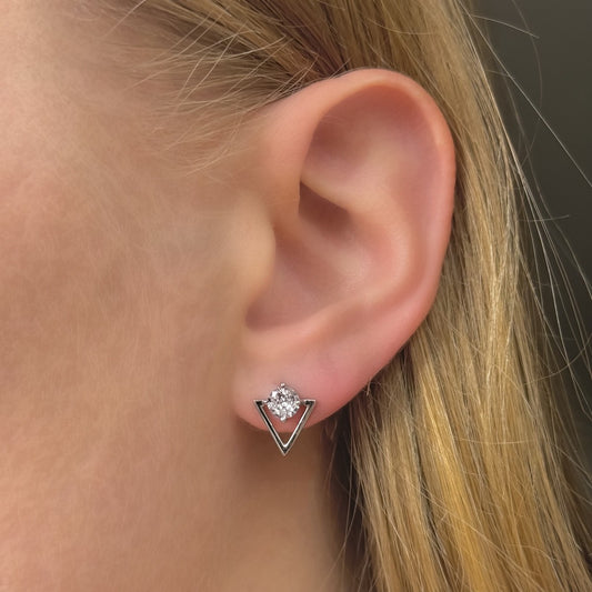 Pendientes triangulares de plata de ley con circonita cúbica