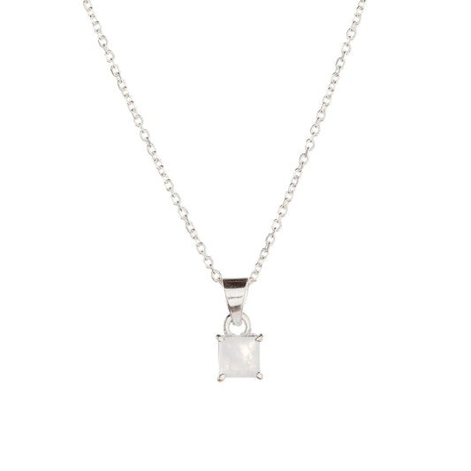 Collar con colgante de piedra lunar en plata de ley