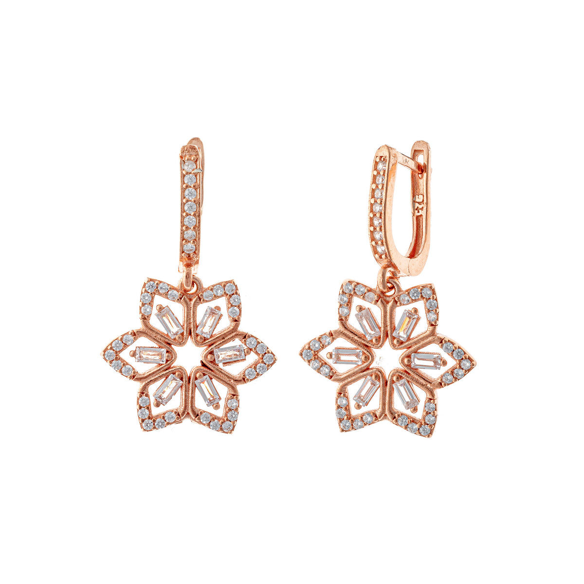 Pendientes de plata de ley con flor de circonita cúbica