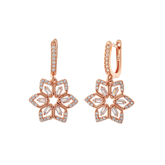 Pendientes de plata de ley con flor de circonita cúbica