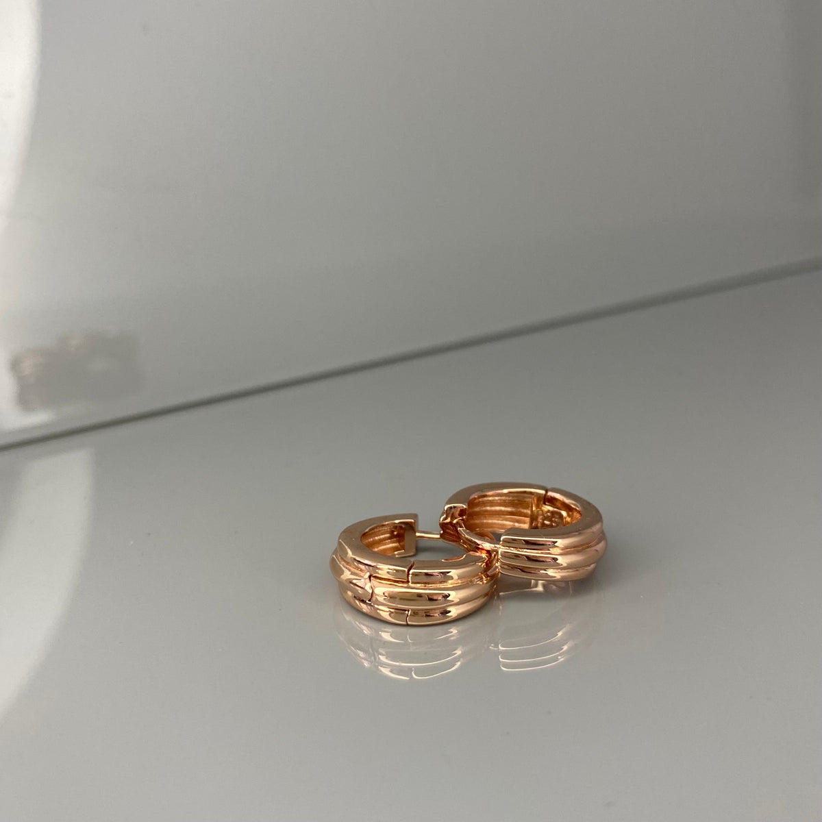 Arracadas de línea de plata esterlina