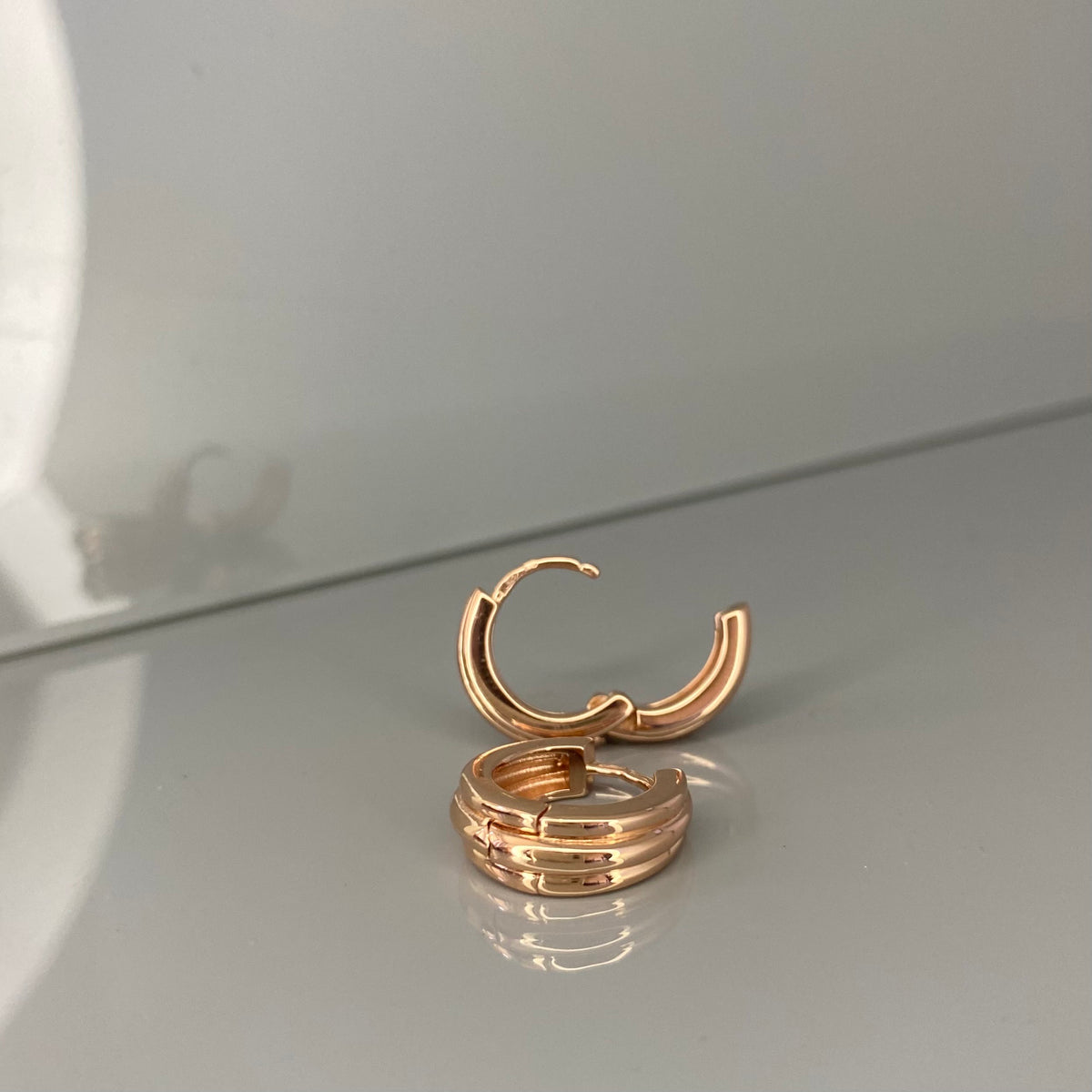 Arracadas de línea de plata esterlina