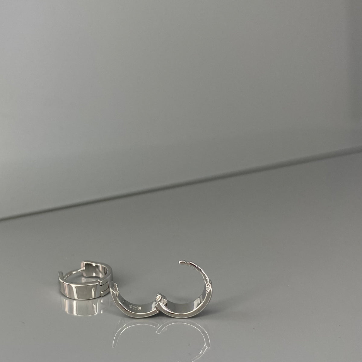 Aros anchos de plata de ley