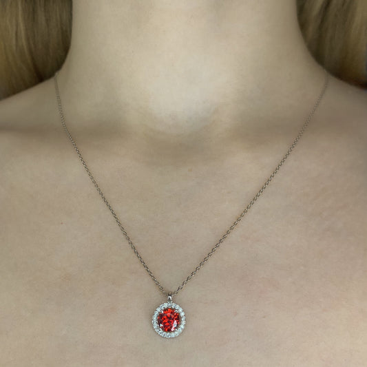 Collar de plata esterlina con circonitas cúbicas rojas
