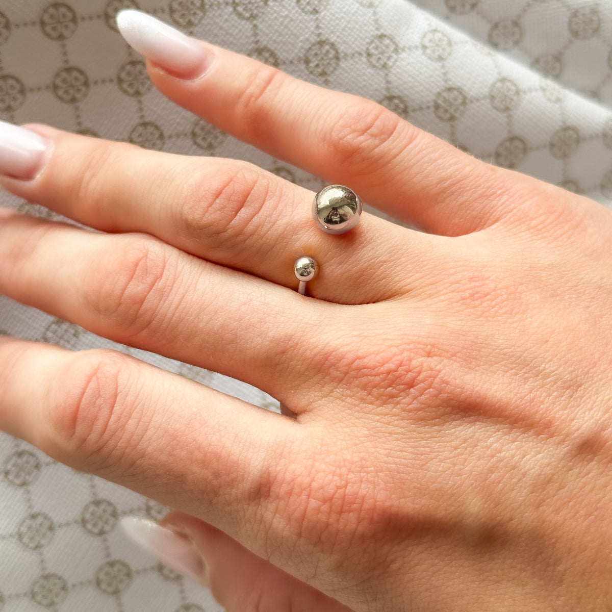 Anillo Sorcha de plata de ley