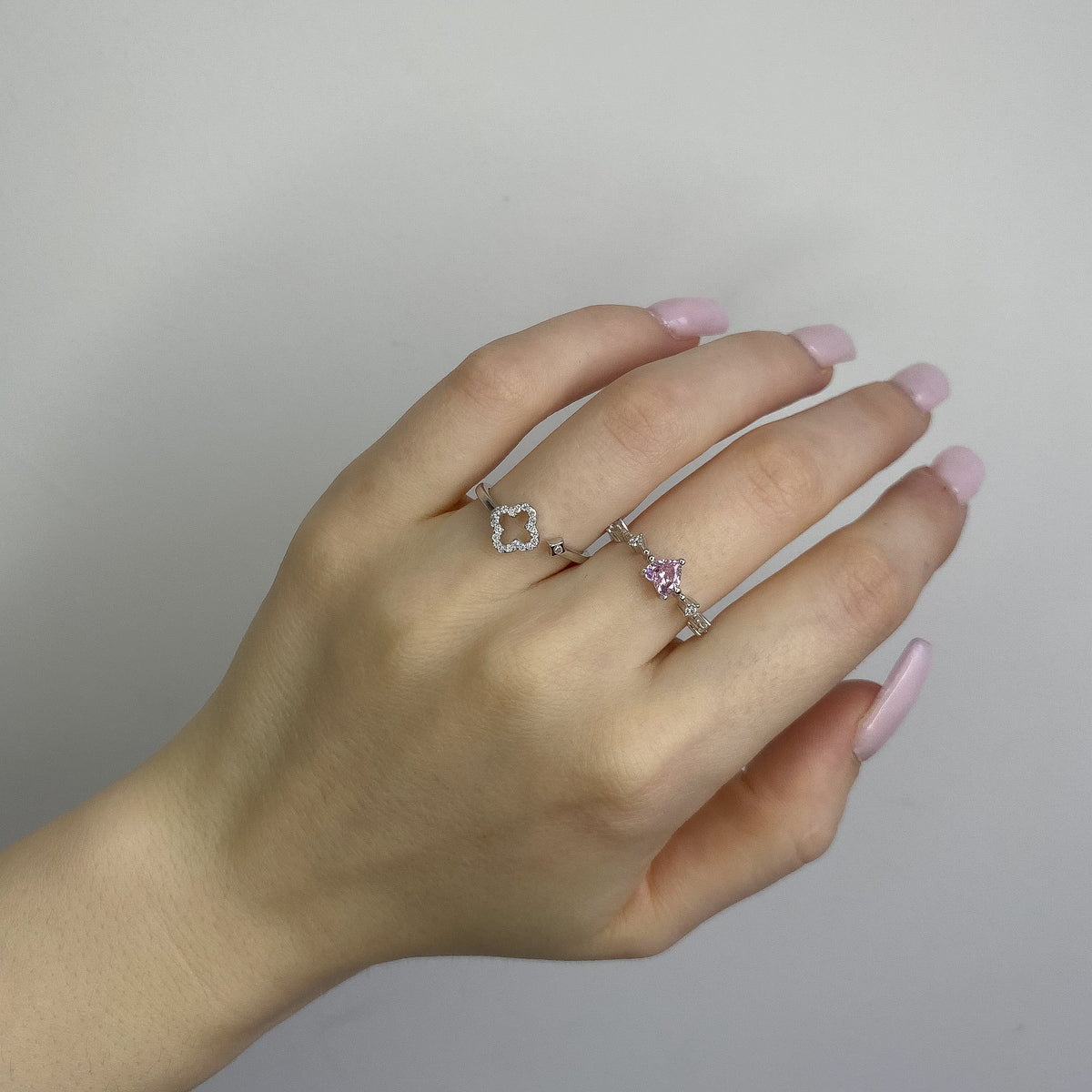 Anillo de Plata de Ley con Corazón de Circonita Cúbica