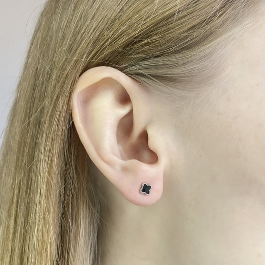 Pendientes de plata de ley con trébol negro Mia