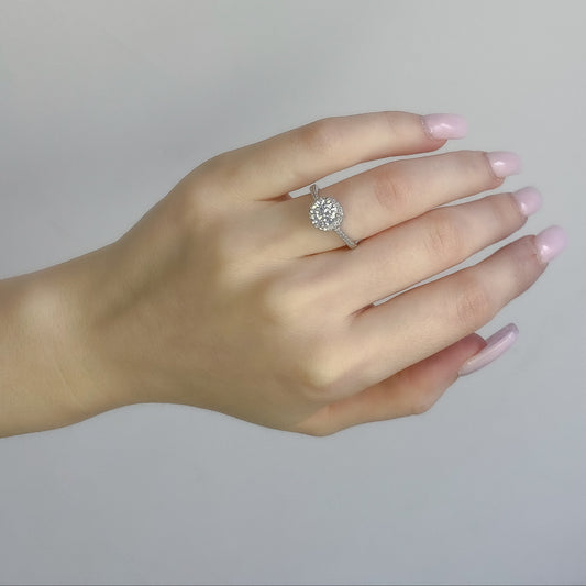 Anillo de plata de ley con cristal de circonita cúbica