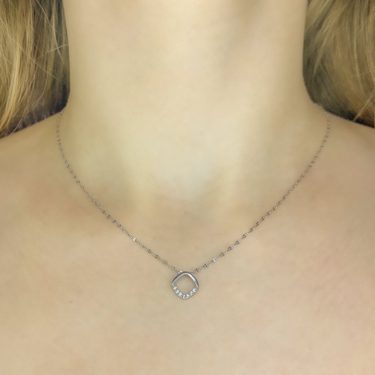 Collar rombo de plata de ley
