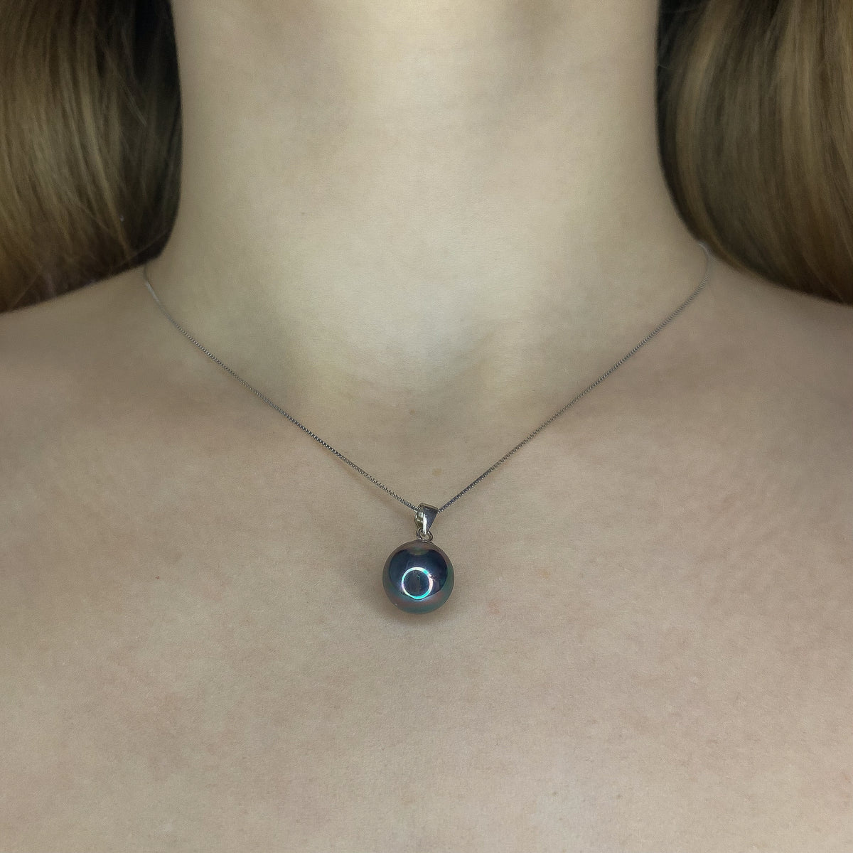 Collar de Plata de Ley con Perla Negra