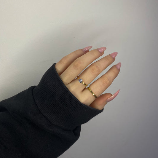 Anillo de cristal de circonita cúbica