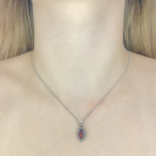 Collar con colgante de granate en plata de ley